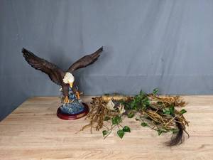 lot 78 image: The American Eagle Figurine and Decorative Greenery   T