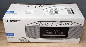 lot 91 image: Bose Wave Music System IV with Remote  T