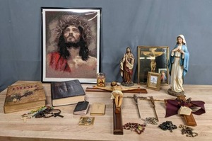 lot 296 image: Diamond Painting Jesus Wall Dcor, The Childrens Bible, New American Bible, New Testament, Crucifixes, Rosaries, Heart of Mary and Heart of Jesus Statues and More T