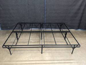 lot 322 image: Black Metal Queen Size Bed Frame W