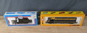 lot 349 image: Model Power Miniature Train and Santa Fe Miniature Electric Train  D
