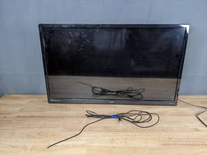 lot 360 image: 32 Sanyo Roku TV with Remote  W