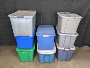 lot 372 image: Assortment of (8) Plastic Totes Sterilite & More X