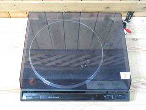 lot 3 image: Onkyo CP-1116-A Turntable Record Player