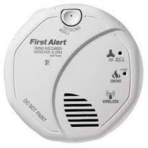 lot 18 image: First Alert Smoke and Carbon Monoxide Alarm