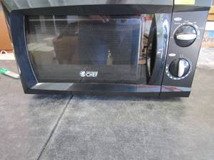 lot 154 image: Commercial Chef Countertop Microwave Oven, 0.6 Cu. Ft, Black (NEW, OPEN BOX)