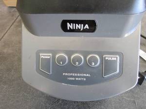 lot 167 image: Ninja NJ601AMZ Professional Blender with 1000-Watt Motor & 72 oz Dishwasher-Safe Total Crushing Pitcher for Smoothies, Shakes & Frozen Drinks, Black (SLIGHTLY USED, RUNS)
