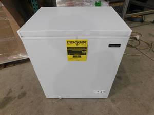 lot 13 image: Magic Chef 5.0 cu. ft. Chest Freezer in White