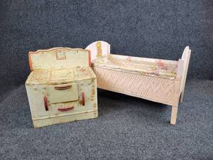 lot 322 image: Vintage Baby Doll Crib and Wolverine Tin Play Stove