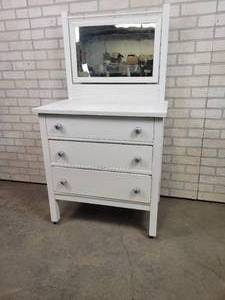 lot 189 image: Vintage Painted Dresser w Mirror - Approx. 51.5 x 28 x 17 w Mirror - NO SHIPPING