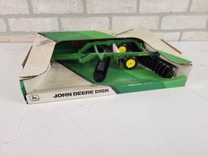 lot 198 image: ERTL John Deere 116 Scale Diecast Model Disk in Original Box