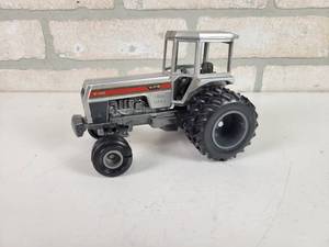 lot 208 image: WHITE 2-155 Tractor Diecast Model - Looks to 132 Scale