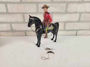 lot 291 image: Original Vintage Hartland Canadian Mountie Sgt. O Rourke and His Horse Play Set