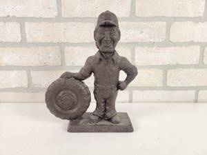 lot 299 image: Cast Iron Energy Sales Award Doorstop  Statue - Approx. 10 x 7 x 3