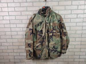 lot 303 image: Vintage Military Jacket - Size Large Regular