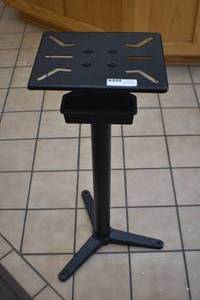 Pedestal Stand