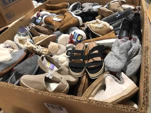 lot 38 image: Pallet of Assorted Target shoes 380 Pcs various sizes models not used  review pictures