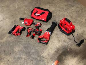 lot 58 image: Lot of assorted Milwaukee Tools various types models and conditions review customer returns see pictures