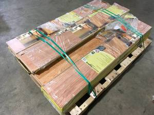 Pallet with TrafficMaster Gladstone Oak 7 mm Thick x 7-23 in. Wide x 50-45 in. Length Laminate Flooring (24.24 sq. ft.  Case), some open cases aprox 9 casesCustomer returns, Review all pictures