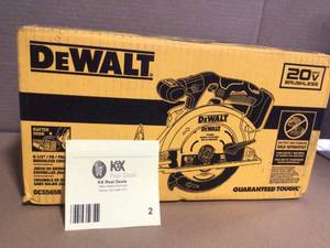 lot 2 image: Dewalt DCS565B 20V MAX 6-12 in. Brushless Cordless Circular Saw Tool only customer return see pictures