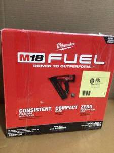 lot 7 image: M18 FUEL 18-Volt Lithium-Ion Brushless Cordless Gen II 15-Gauge Angled Finish Nailer (Tool-Only)  customer return review pictures