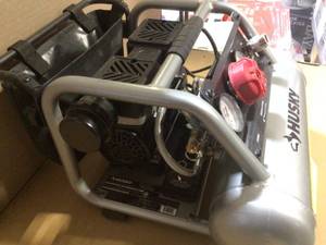 lot 17 image: Husky 4.5 Gal silent Compressor open box customer return see pictures