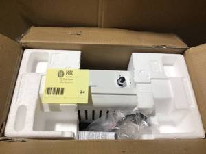 lot 24 image: Dy-Glo vent Free Space Heater customer return review pictures