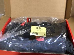 lot 27 image: M12 Womens Heated Axis Vest, Medium, Black - vest only review pictures