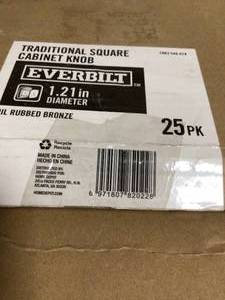 lot 10 image: Everbuilt Traditional Square Cabinet Knobs
