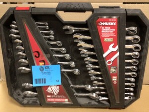 Husky 24 pc Combination Wrench Set, Customer return, Review all pictures