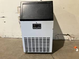 Vevor Stainless Steel Under CounterFreestanding Commercial Ice Maker with 33lbs Ice Storage Capacity