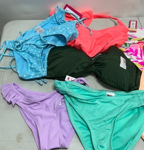 lot 207 image: NEW Clothing