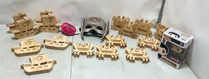lot 221 image: Kids Toys