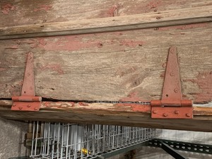 lot 35 image: Barn Door