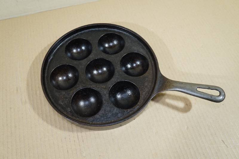 Vintage Cast Iron Aebleskiver Pan Griswold No. 32 