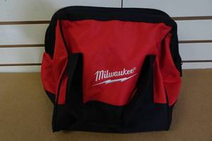 lot 7 image: Milwaukee Tool Bag