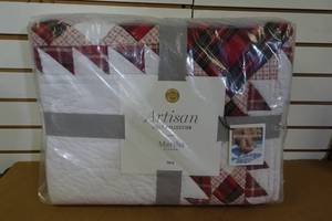 lot 40 image: Martha Stewart Twin Artisan Quilt