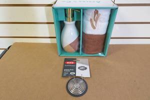 lot 45 image: Azalea & Co 3 Piece Counter Set and Bathtub Drain Protector