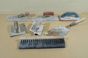 lot 55 image: Assorted Cement Finishing Tools