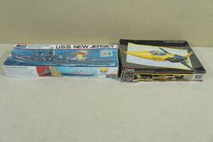 lot 138 image: 2 Model Kits -F-104G Starfighter, USS New Jersey