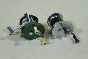 lot 142 image: 2 Vintage Shakespeare Baitcasting Reels