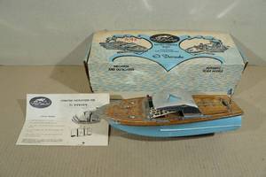 lot 195 image: Vintage Fleet Line El Dorado Battery Powered Boat with Box