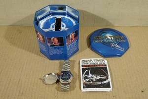lot 197 image: Star Trek Deep Space Nine Digital Wrist Watch with Case