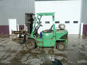lot 3 image: Mitsubishi Rotating Lift Truck LP