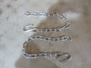 2 Safety Chains