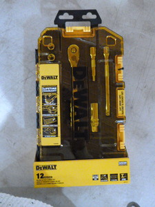 DeWalt SAE MM Ratchet and Socket Set