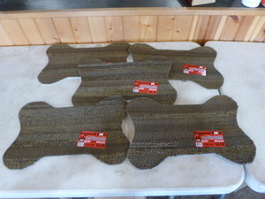 5 Pampered Pooch Food and Water Mats