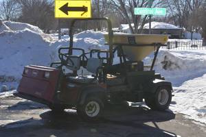 Toro Workman 3200 with salt spreader