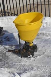 SnowEx Wireless Tailgate Spreader