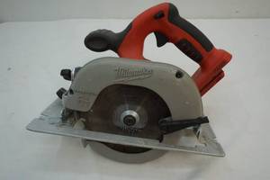 Milwaukee saw